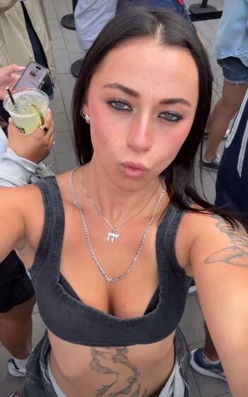 Full leaked Lindsaykap private onlyfans photo